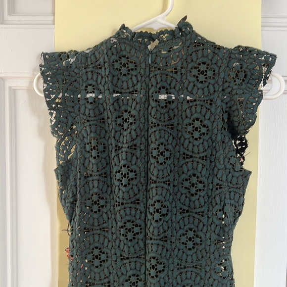 Beautiful emerald green lace dress xs - Picture 4 of 5